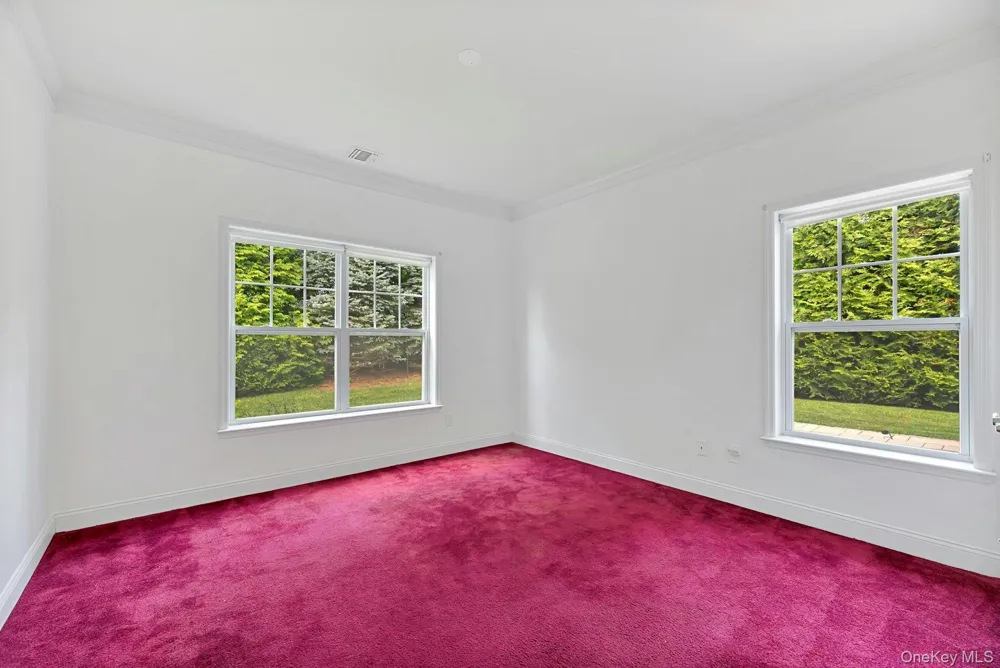 159 Stoneleigh Drive Riverhead, NY 11901