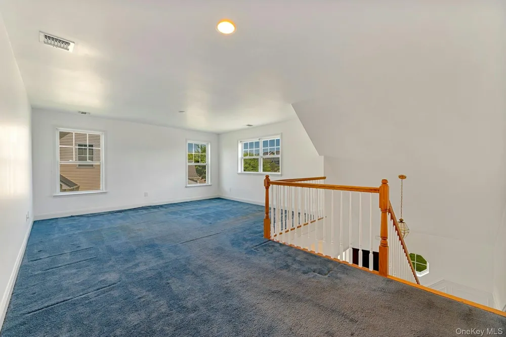 159 Stoneleigh Drive Riverhead, NY 11901