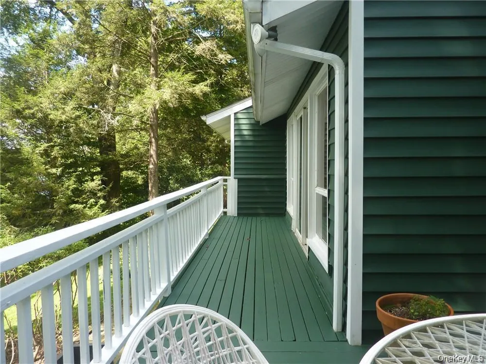 38 Bishop Park Road Pound Ridge, NY 10038
