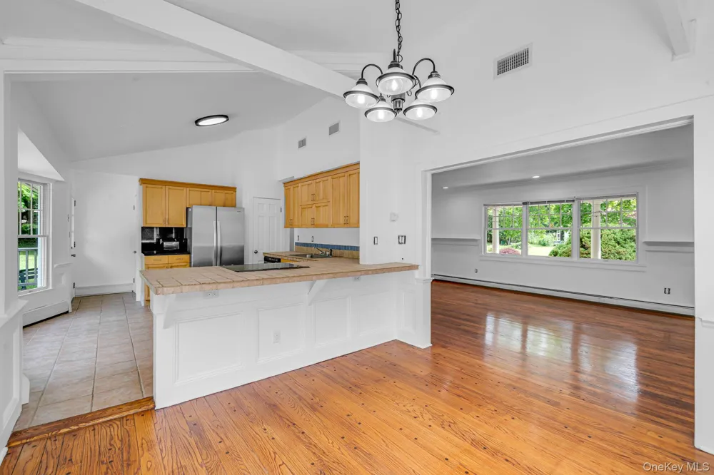 20 Dolphin Way Riverhead, NY 11901