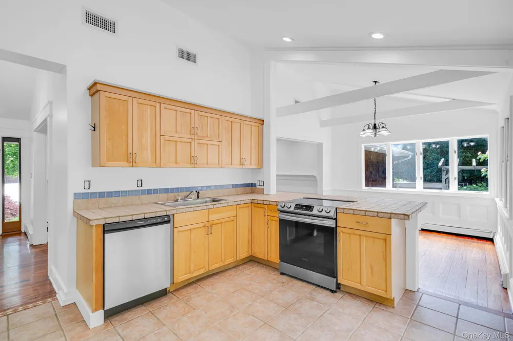 20 Dolphin Way Riverhead, NY 11901