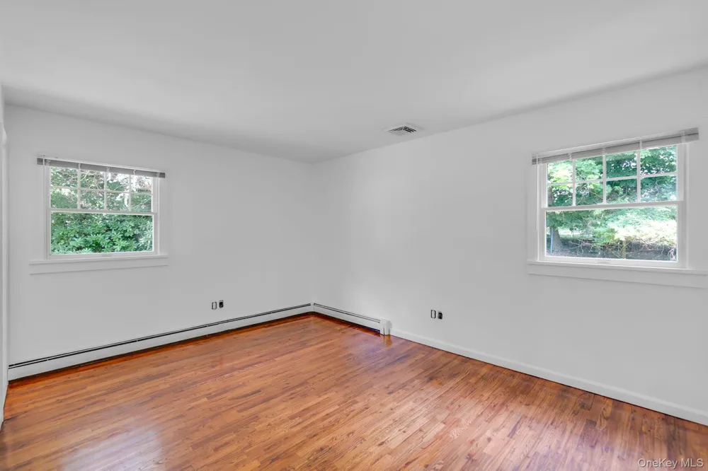 20 Dolphin Way Riverhead, NY 11901