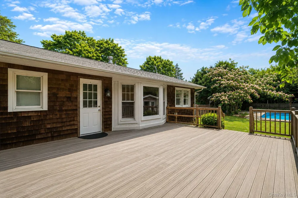 20 Dolphin Way Riverhead, NY 11901
