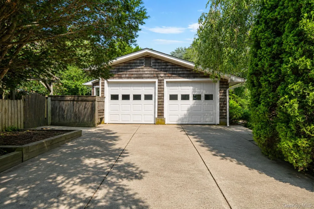 20 Dolphin Way Riverhead, NY 11901