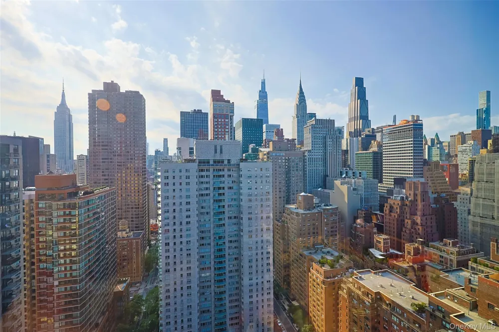 685 1st Avenue #31F New York (Manhattan), NY 10016
