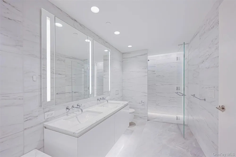 685 1st Avenue #31F New York (Manhattan), NY 10016