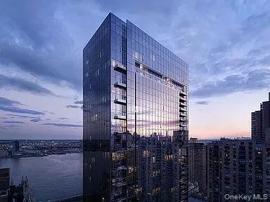 685 1st Avenue #31F New York (Manhattan), NY 10016