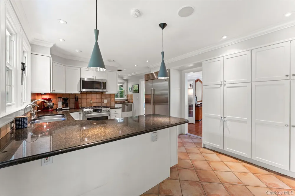 2 Dellwood Road Bronxville, NY 10708