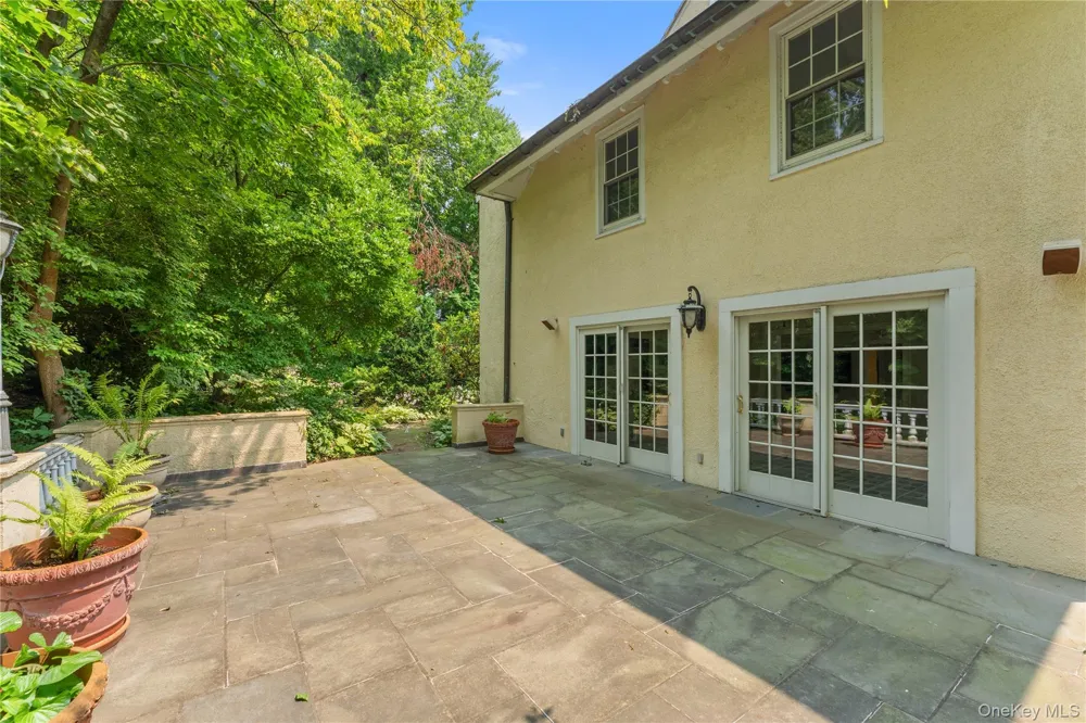 2 Dellwood Road Bronxville, NY 10708