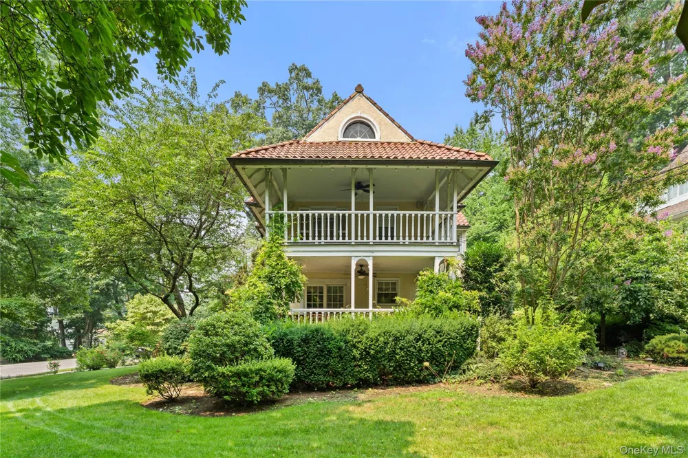 2 Dellwood Road Bronxville, NY 10708