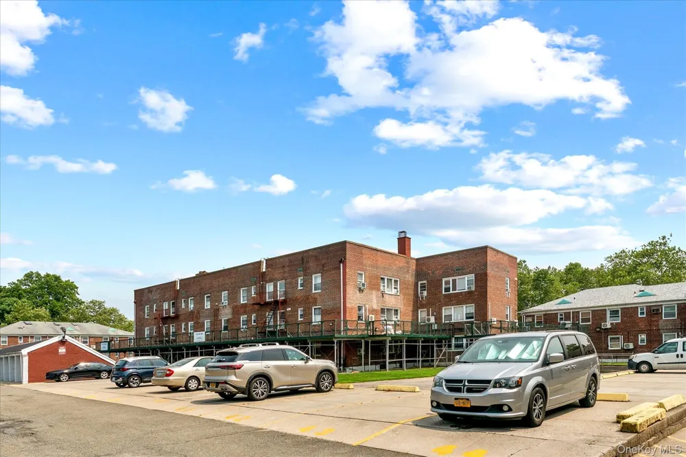 138-29 68th Drive #3C Kew Garden Hills, NY 11367