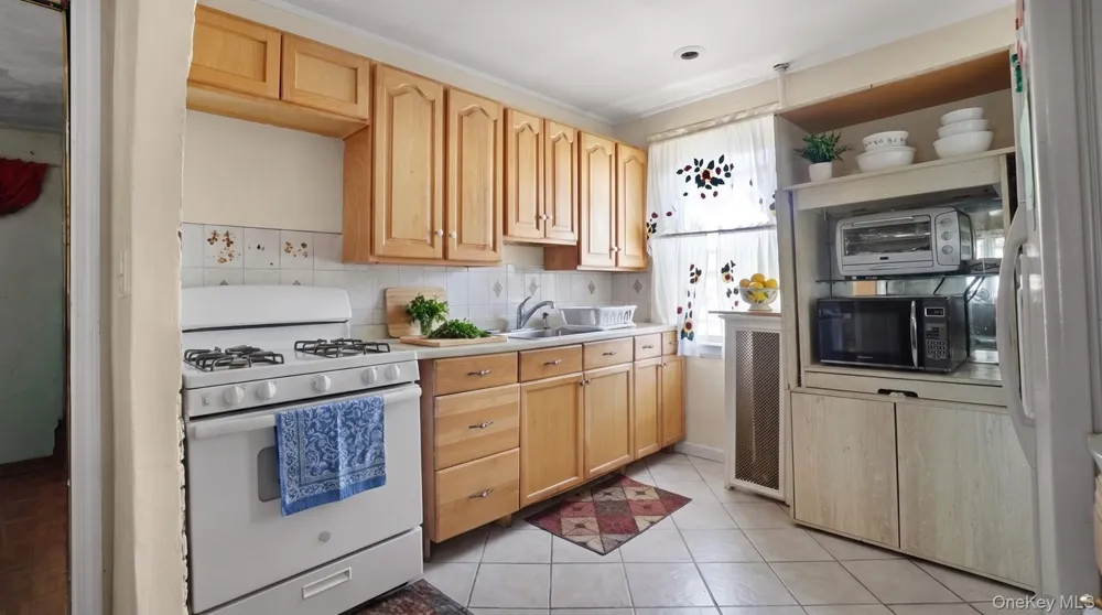 190-27 109th Road Saint Albans, NY 11412