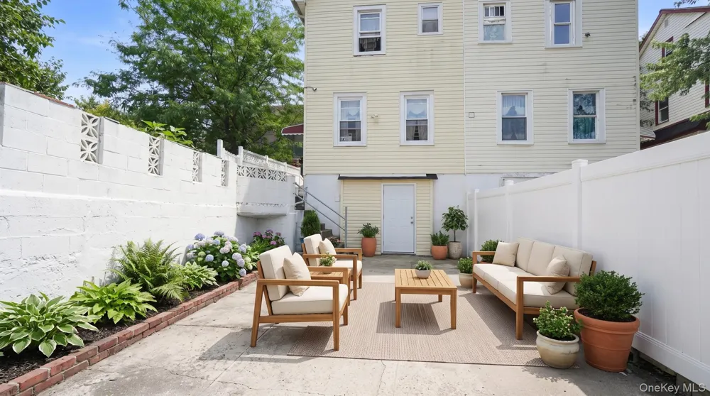 190-27 109th Road Saint Albans, NY 11412