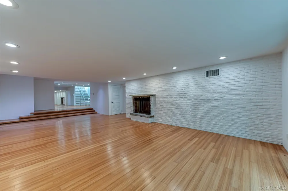 3 South Run Cold Spring Harbor, NY 11724