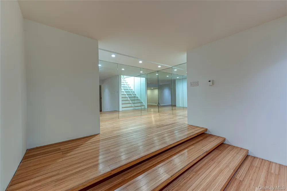 3 South Run Cold Spring Harbor, NY 11724