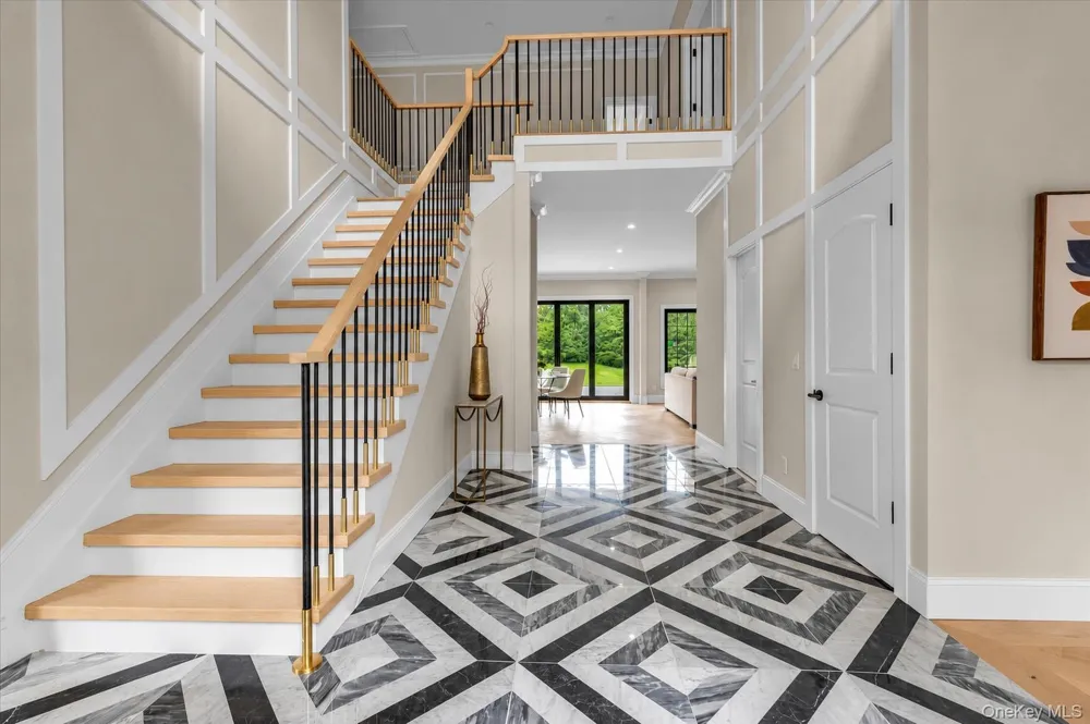 26 Bacon Road Old Westbury, NY 11568