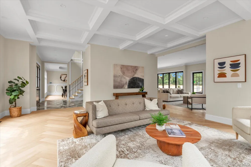 26 Bacon Road Old Westbury, NY 11568