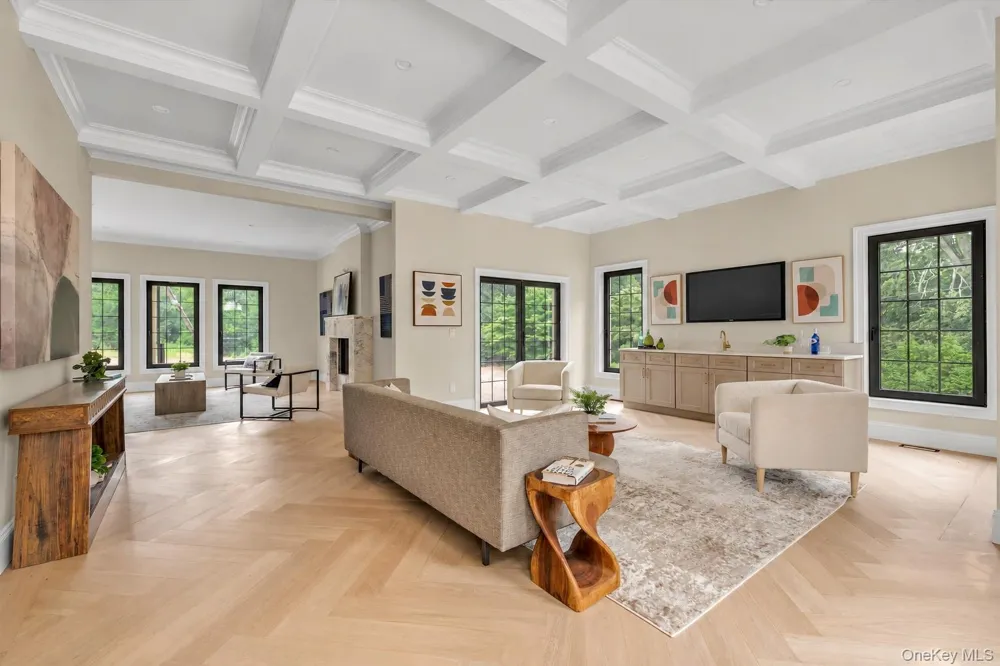 26 Bacon Road Old Westbury, NY 11568