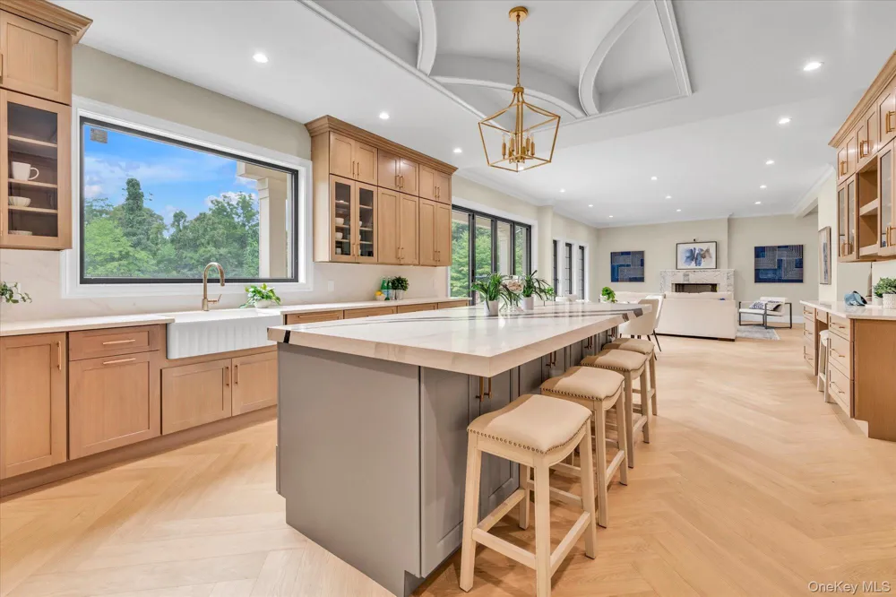 26 Bacon Road Old Westbury, NY 11568