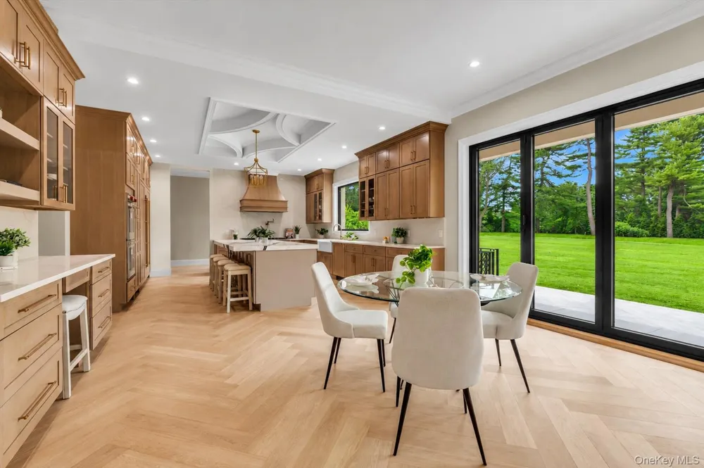 26 Bacon Road Old Westbury, NY 11568