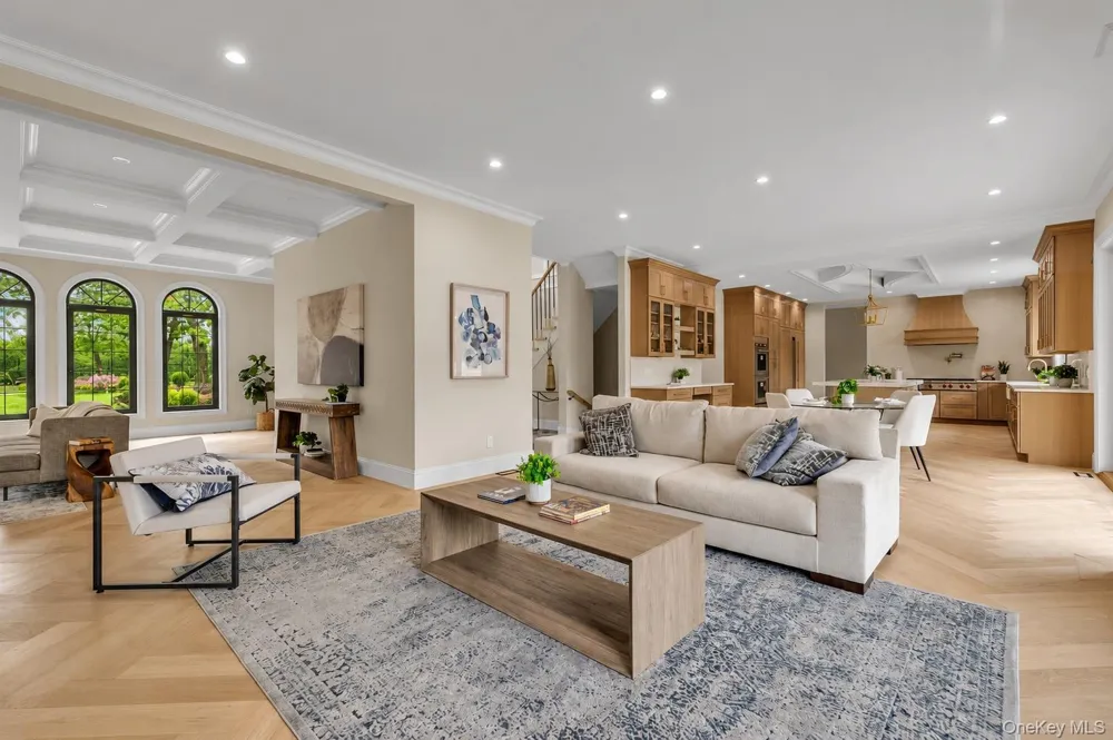 26 Bacon Road Old Westbury, NY 11568