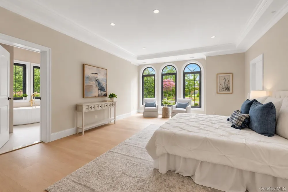 26 Bacon Road Old Westbury, NY 11568