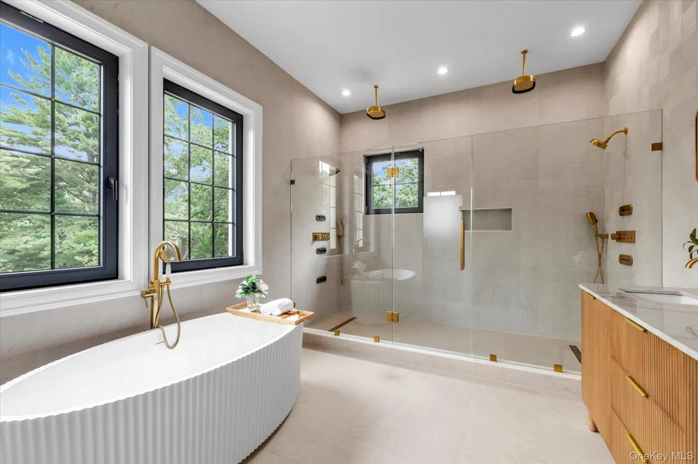 26 Bacon Road Old Westbury, NY 11568