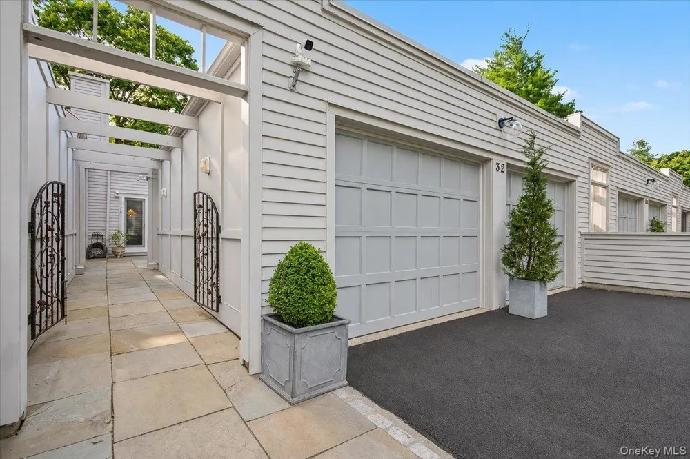 32 Beechwood Way Briarcliff Manor, NY 10510
