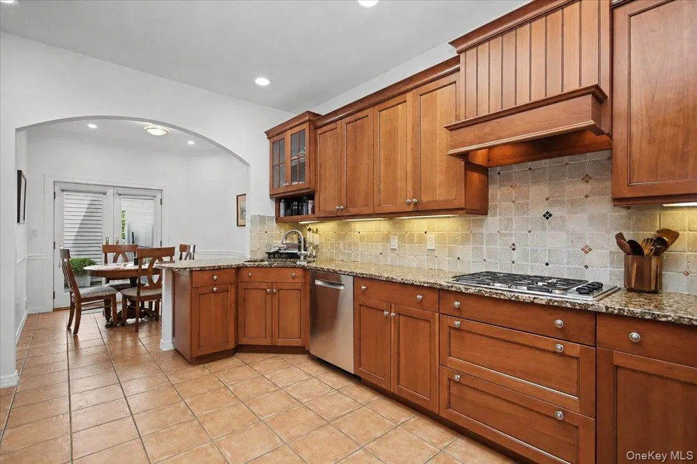 32 Beechwood Way Briarcliff Manor, NY 10510