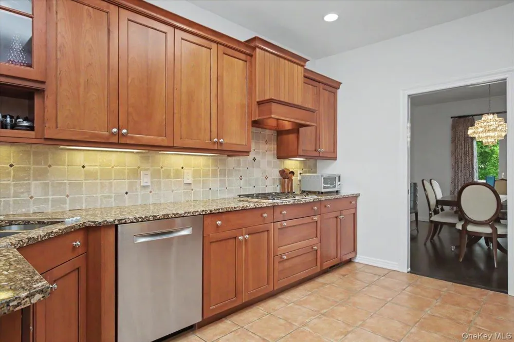 32 Beechwood Way Briarcliff Manor, NY 10510