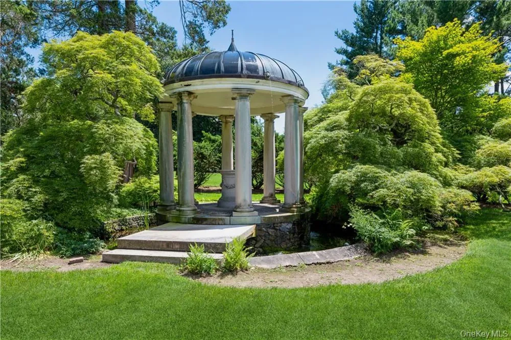 32 Beechwood Way Briarcliff Manor, NY 10510