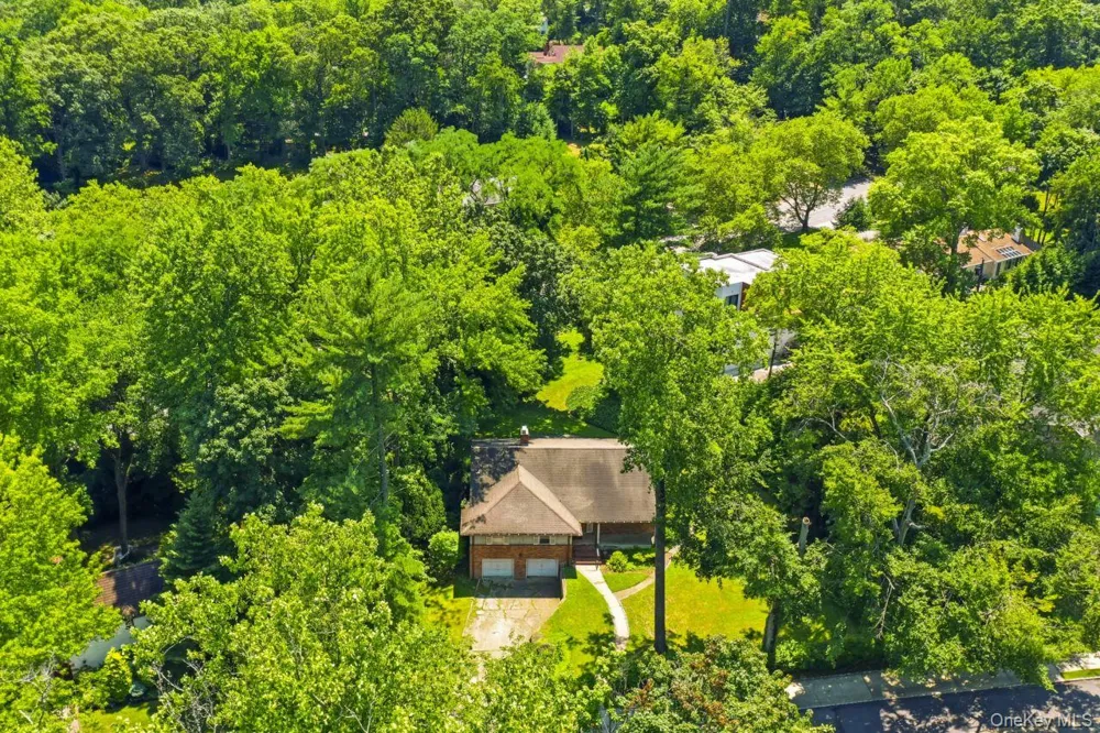 80 Nassau Drive Great Neck, NY 11021