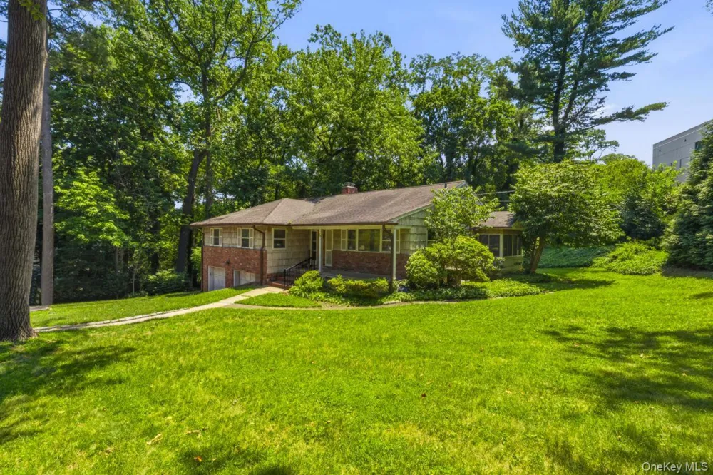 80 Nassau Drive Great Neck, NY 11021