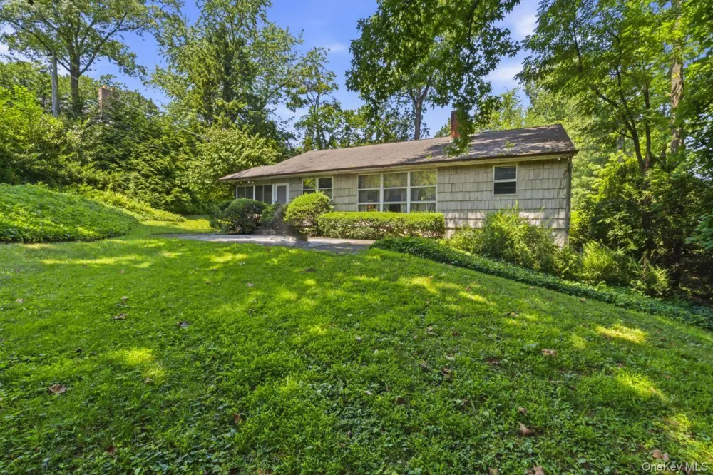 80 Nassau Drive Great Neck, NY 11021