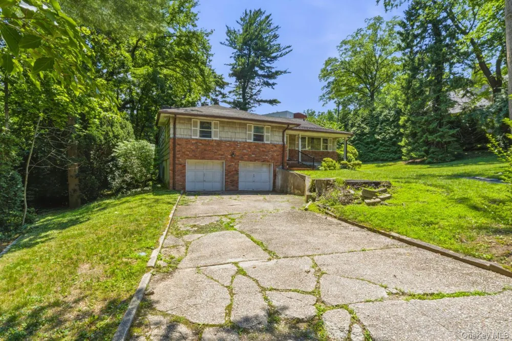 80 Nassau Drive Great Neck, NY 11021