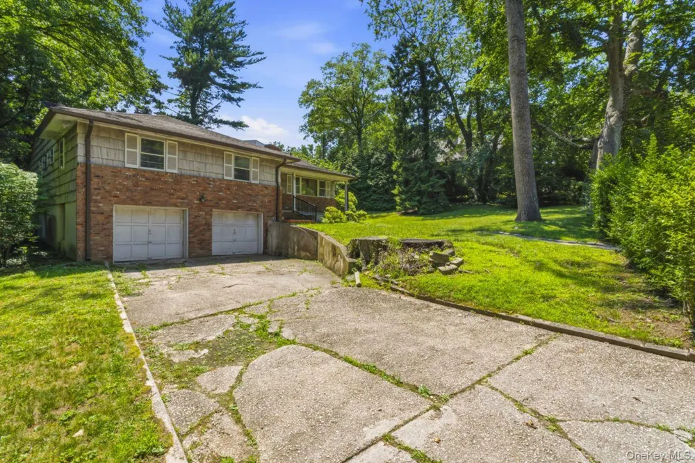 80 Nassau Drive Great Neck, NY 11021
