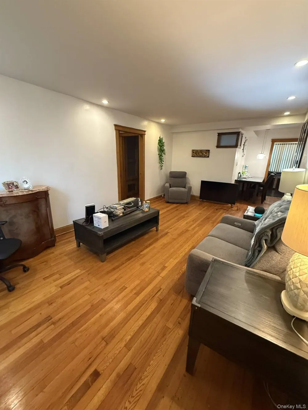 78-27 Springfield Boulevard #7827 Oakland Gardens, NY 11364