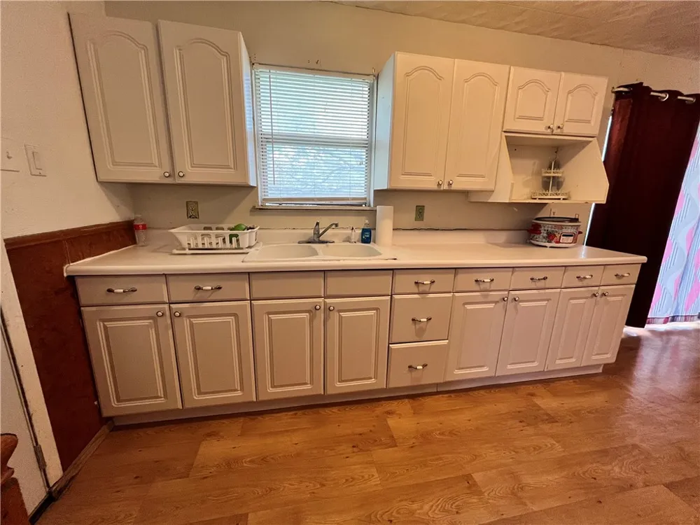 601 S Norton Street Freer, TX 78357