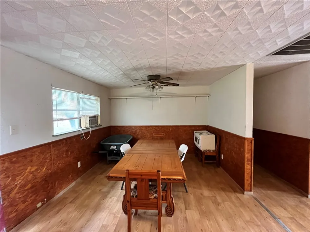 601 S Norton Street Freer, TX 78357