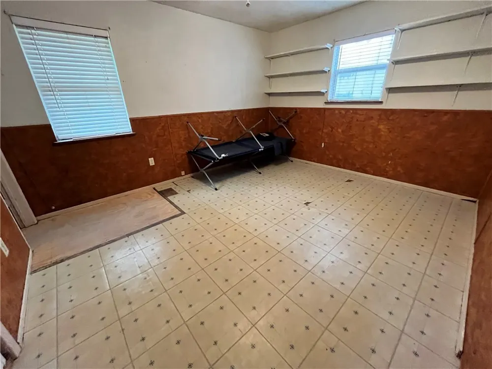 601 S Norton Street Freer, TX 78357