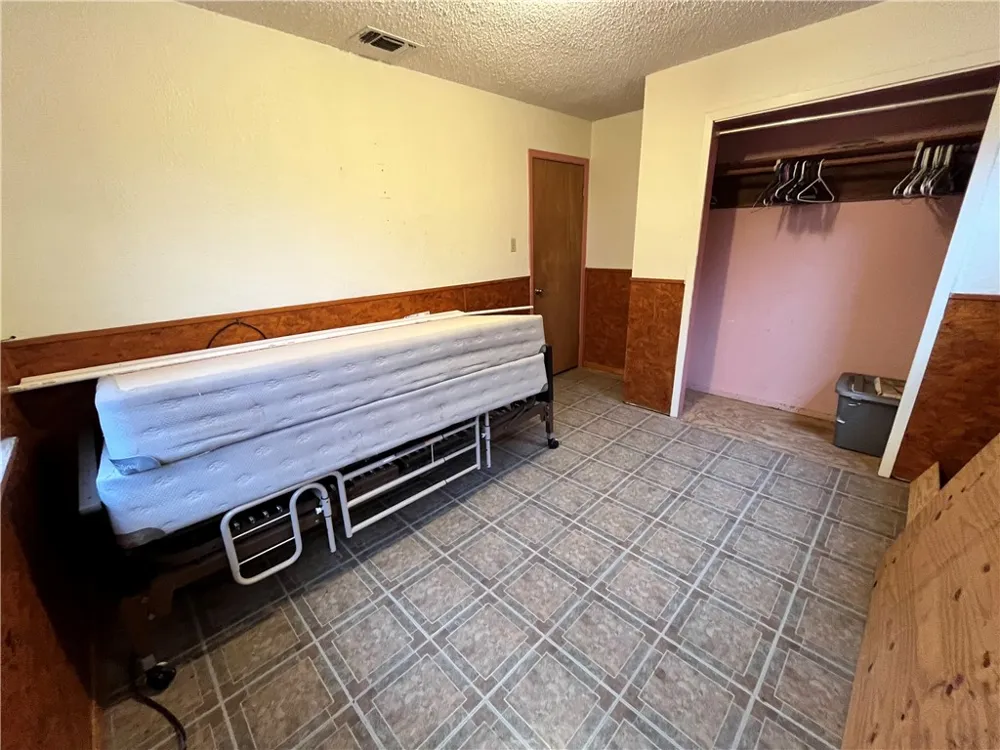 601 S Norton Street Freer, TX 78357