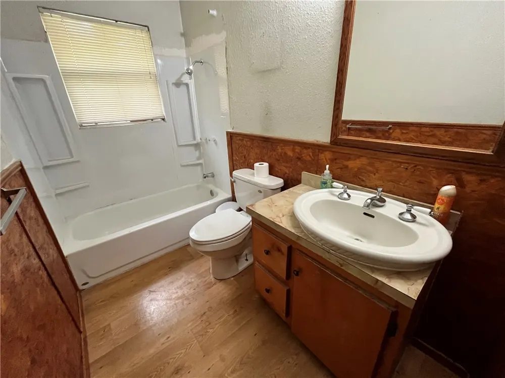 601 S Norton Street Freer, TX 78357