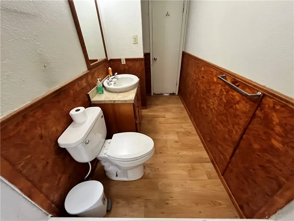 601 S Norton Street Freer, TX 78357