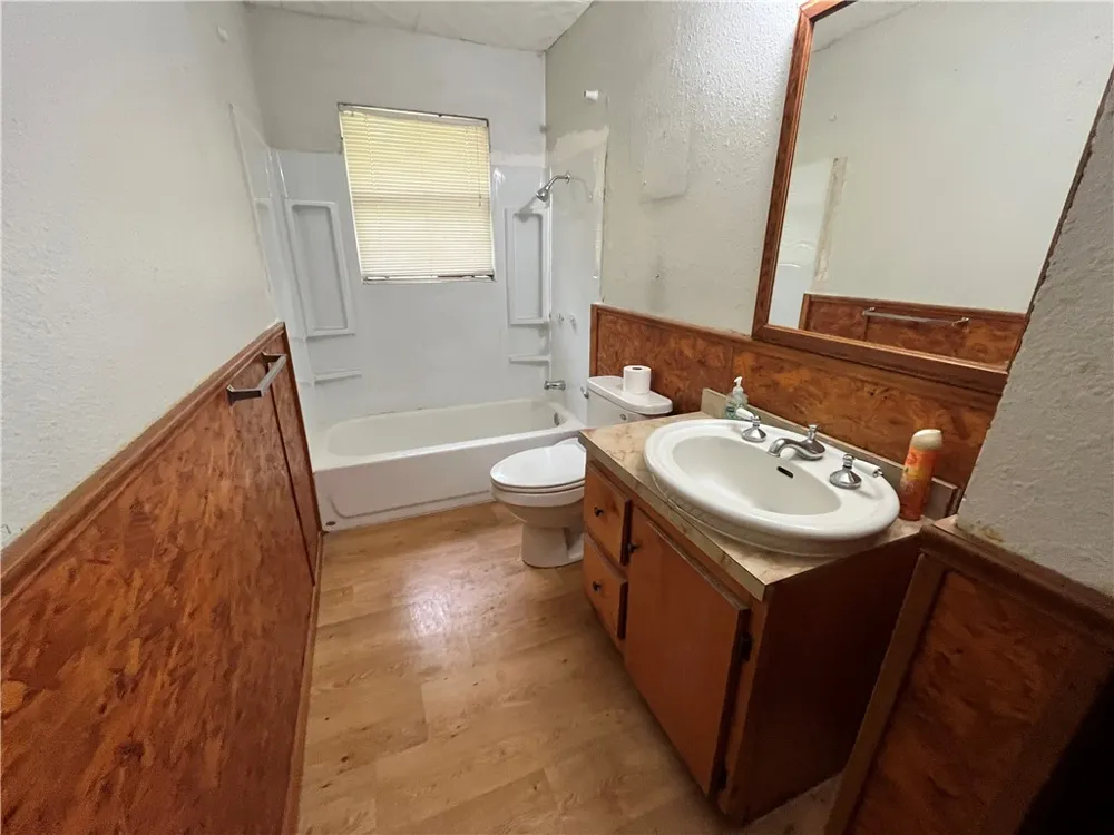 601 S Norton Street Freer, TX 78357