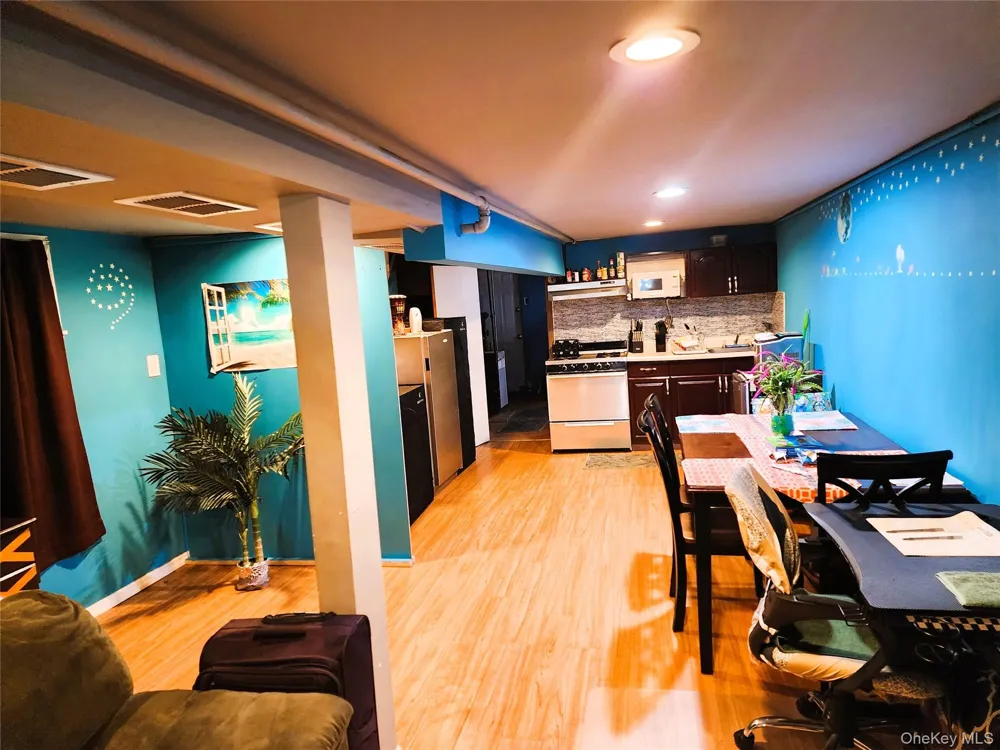 188-62 120th Road Saint Albans, NY 11412