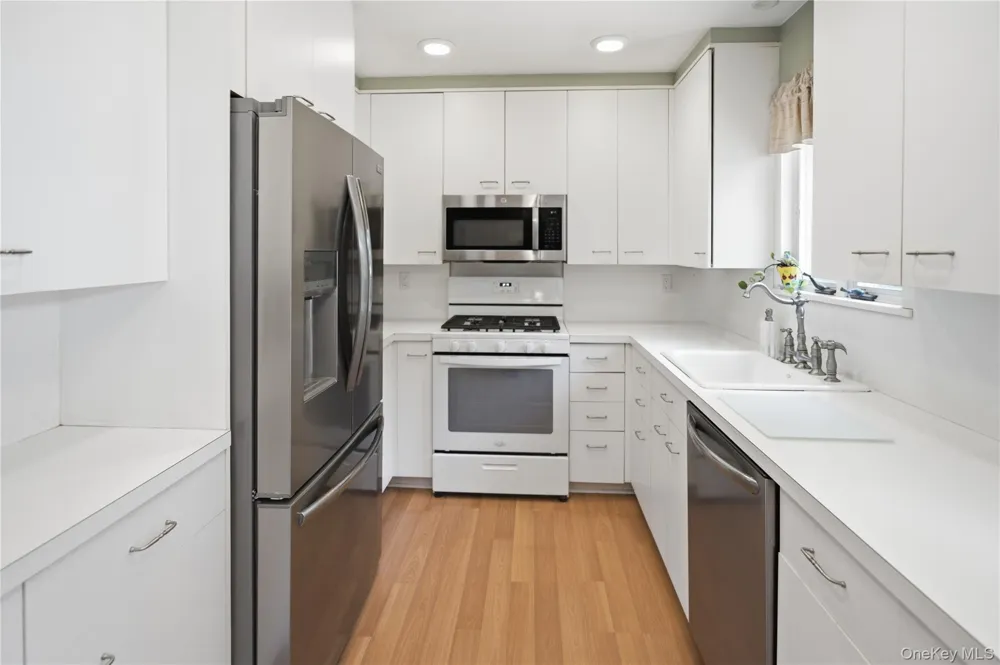 5 Columbine Avenue Hampton Bays, NY 11946