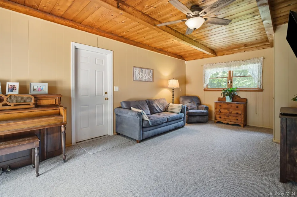 5 Columbine Avenue Hampton Bays, NY 11946