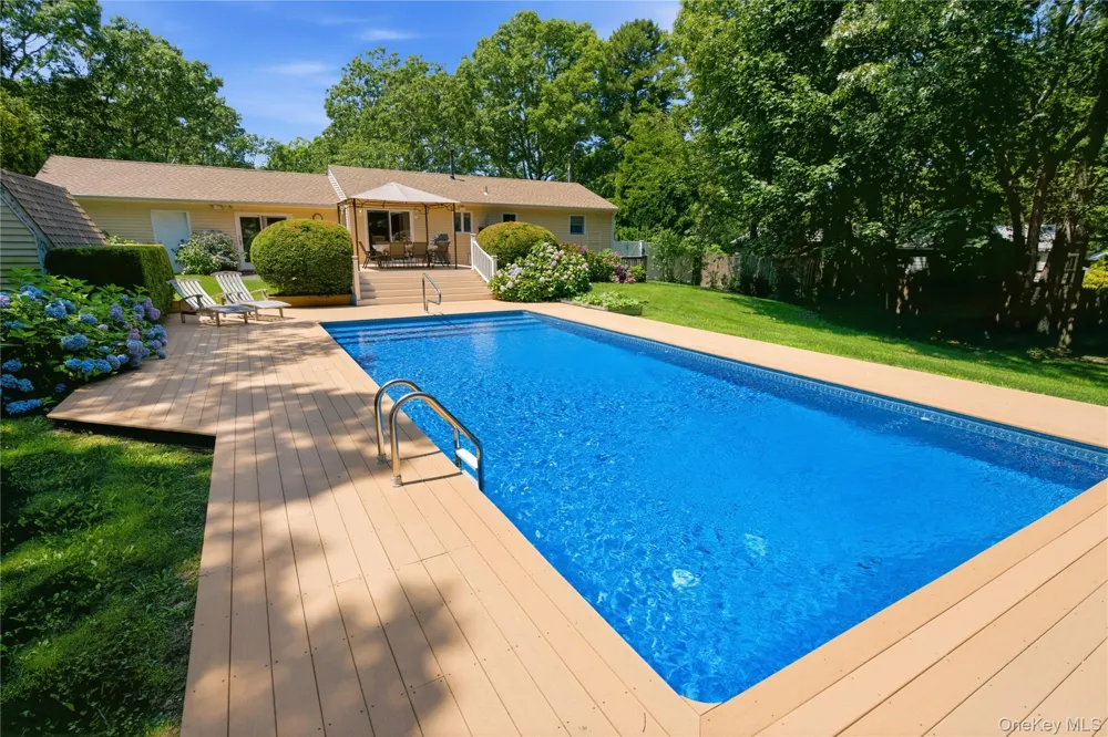 5 Columbine Avenue Hampton Bays, NY 11946