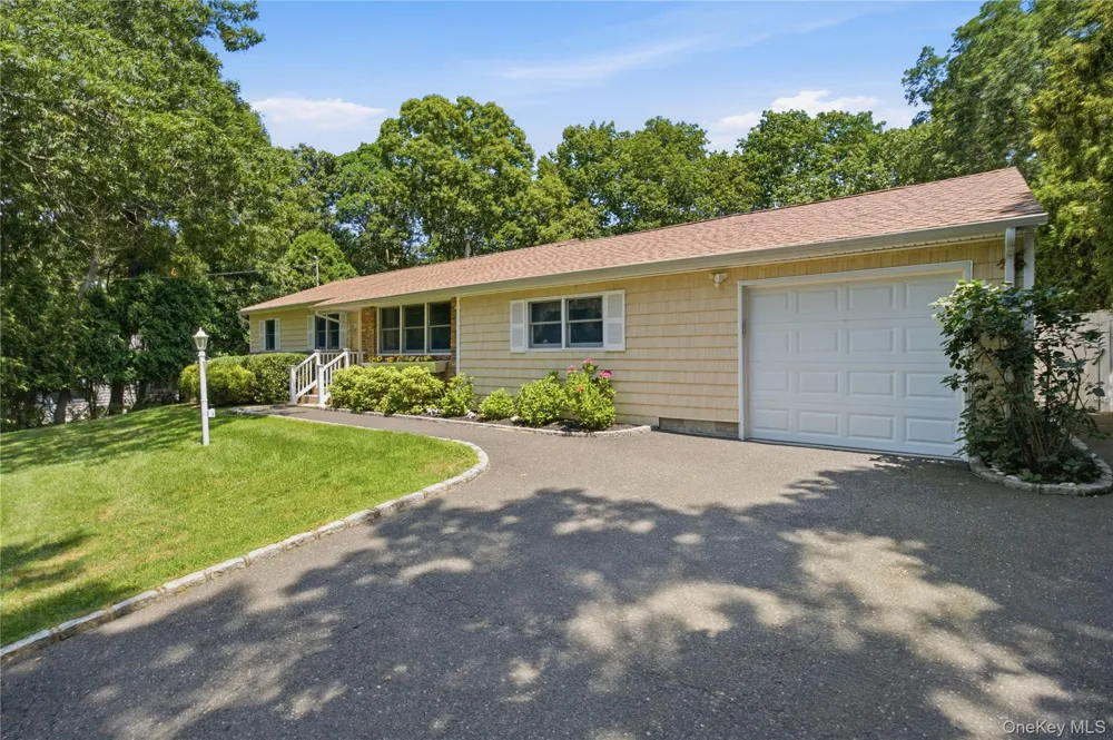 5 Columbine Avenue Hampton Bays, NY 11946