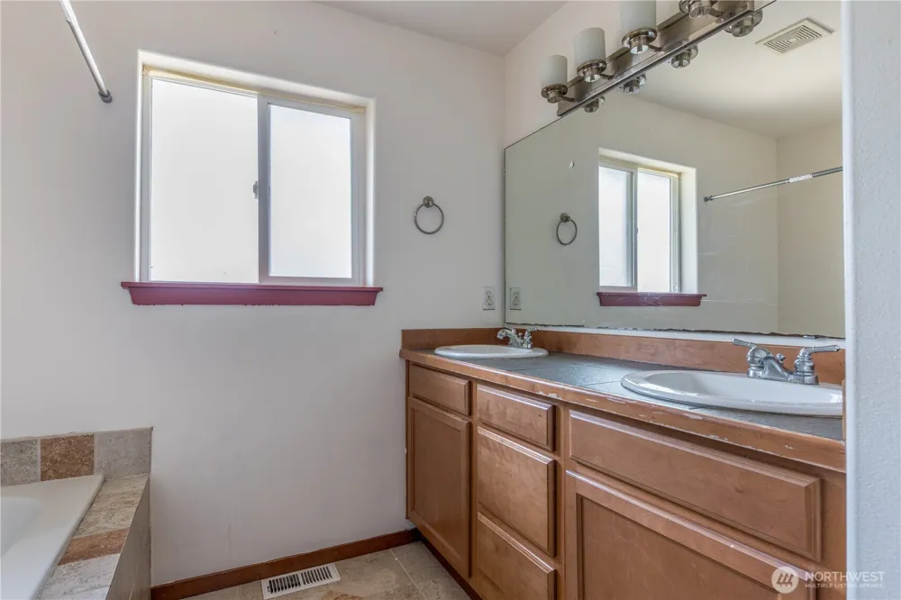 1102 Chestnut Street Everett, WA 98201